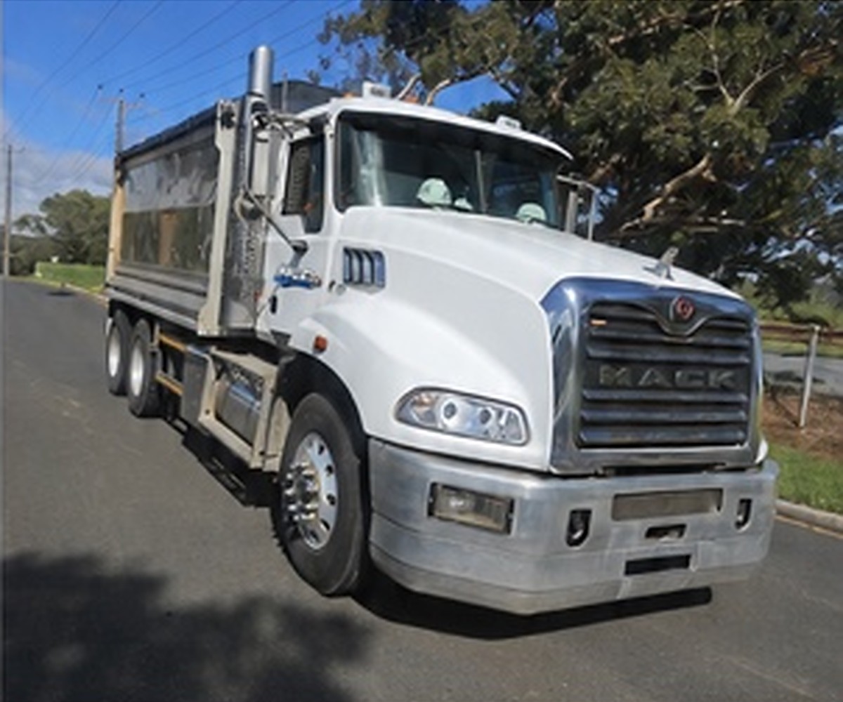 MLD Haulage tipper truck